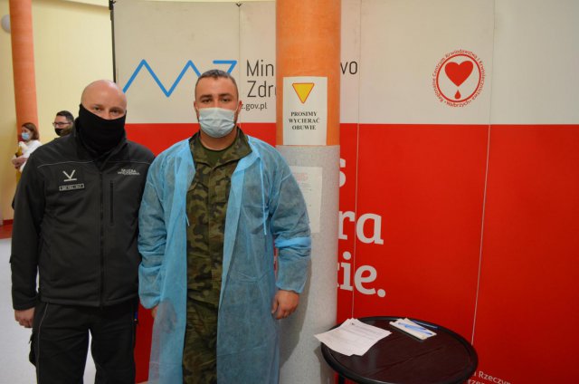 Pierwszy funkcjonariusz-ozdrowieniec z Zakładu Karnego w Kłodzku „zameldował się” w Regionalnym Centrum Krwiodawstwa i Krwiolecznictwa w Wałbrzychu.