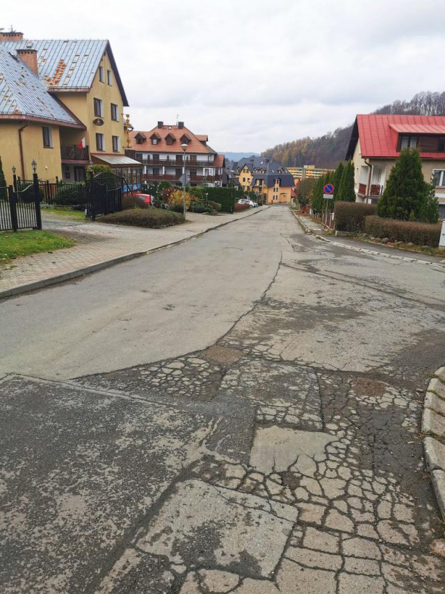 Kudowa-Zdrój: przebudowa odcinków dróg ul. Kościelnej, Sikorskiego i Spacerowej
