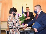 Podczas XXVI Sesji Rady Gminy Kłodzko jednogłośnie uchwalono przygotowany przez wójta i skarbnik Bożenę Rudy,  budżet na rok 2021.