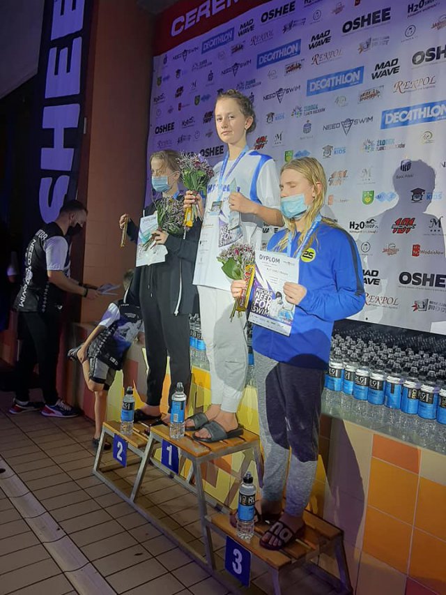 Podczas Międzynarodowych Zawodów Pływackich o Puchar Need For Swim, jakie zorganizowane zostały 19 grudnia w Radlinie reprezentanci kłodzkiego klubu pobili nowe rekordy życiowe i zdobyli aż 19 medali.