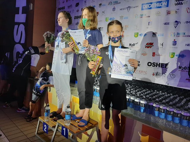 Podczas Międzynarodowych Zawodów Pływackich o Puchar Need For Swim, jakie zorganizowane zostały 19 grudnia w Radlinie reprezentanci kłodzkiego klubu pobili nowe rekordy życiowe i zdobyli aż 19 medali.