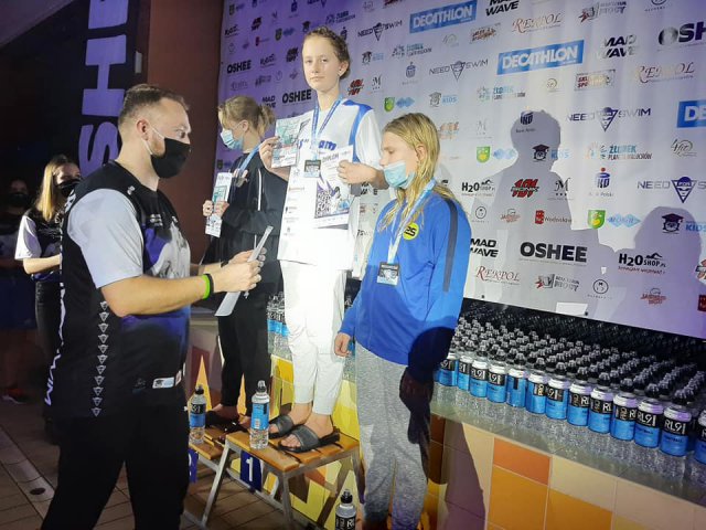 Podczas Międzynarodowych Zawodów Pływackich o Puchar Need For Swim, jakie zorganizowane zostały 19 grudnia w Radlinie reprezentanci kłodzkiego klubu pobili nowe rekordy życiowe i zdobyli aż 19 medali.
