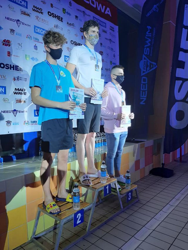 Podczas Międzynarodowych Zawodów Pływackich o Puchar Need For Swim, jakie zorganizowane zostały 19 grudnia w Radlinie reprezentanci kłodzkiego klubu pobili nowe rekordy życiowe i zdobyli aż 19 medali.