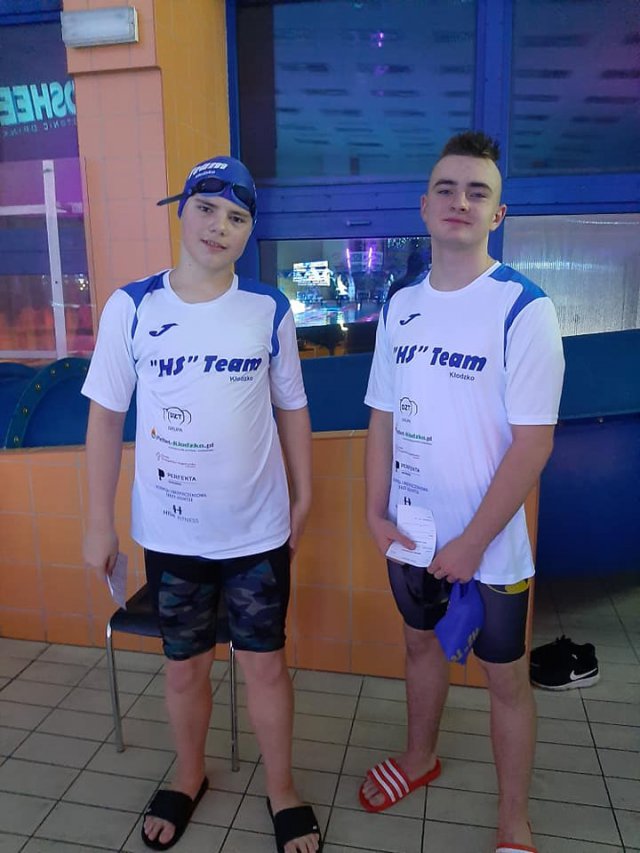 Podczas Międzynarodowych Zawodów Pływackich o Puchar Need For Swim, jakie zorganizowane zostały 19 grudnia w Radlinie reprezentanci kłodzkiego klubu pobili nowe rekordy życiowe i zdobyli aż 19 medali.