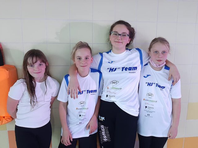 Podczas Międzynarodowych Zawodów Pływackich o Puchar Need For Swim, jakie zorganizowane zostały 19 grudnia w Radlinie reprezentanci kłodzkiego klubu pobili nowe rekordy życiowe i zdobyli aż 19 medali.