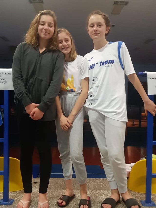 Podczas Międzynarodowych Zawodów Pływackich o Puchar Need For Swim, jakie zorganizowane zostały 19 grudnia w Radlinie reprezentanci kłodzkiego klubu pobili nowe rekordy życiowe i zdobyli aż 19 medali.