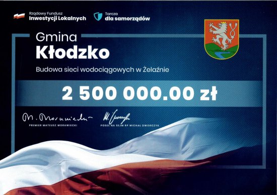 wójt gminy Kłodzko, Zbigniew Tur odebrał promesy z rąk ministra Dworczyka i wojewody Obremskiego na dwa zadania wodno-kanalizacyjne w ramach z Rządowego Funduszu Inwestycji Lokalnych.