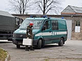 Zgodnie ze scenariuszem grupa napastników przedostała się do pododdziałowego magazynu broni oraz wywołała pożar.  