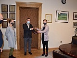 Mistrzyni Polski w kolarstwie górskim MTB XCO oraz w jeździe indywidualnej na czas BMX w kategorii Juniorek Młodszych, Natalia Grzegorzewska odebrała nagrodę od starosty kłodzkiego za wybitne osiągnięcia sportowe.