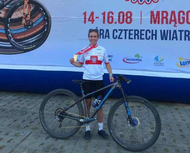 Mistrzyni Polski w kolarstwie górskim MTB XCO oraz w jeździe indywidualnej na czas BMX w kategorii Juniorek Młodszych, Natalia Grzegorzewska odebrała nagrodę od starosty kłodzkiego za wybitne osiągnięcia sportowe.