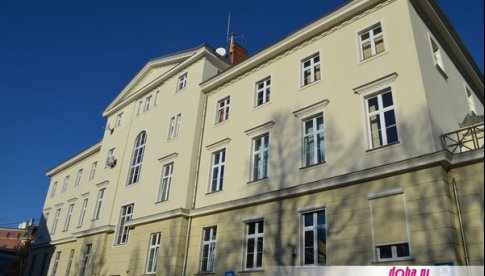 Przedstawiono wyniki raportu tegorocznego badania ankietowego dotyczącego satysfakcji klientów z jakości usług świadczonych przez Starostwo Powiatowe w Kłodzku