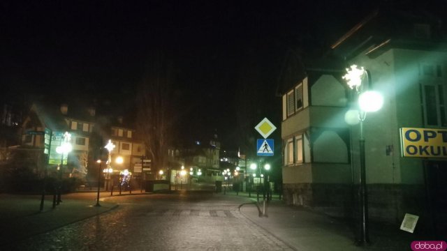 Tegoroczny sylwester wyglądał inaczej niż wszystkie do tej pory. Cicho i pusto było na ulicach, w parkach i na stokach. 