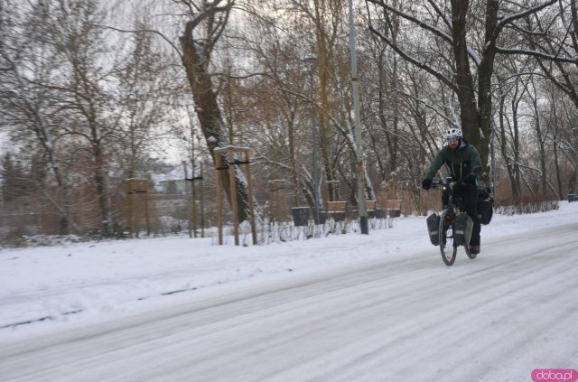 Kłodzko znalazło się na trasie zimowej wyprawy rowerowej dookoła Polski, której podjął się Paweł Małaszko