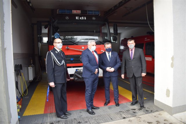 Jedenaście jednostek Ochotniczej Straży Pożarnej z terenu gminy Kłodzko otrzymało sprzęt ratownictwa drogowego w ramach środków z Funduszu Sprawiedliwości. 