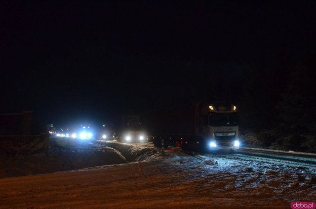 Obecnie spore utrudnienia występują na drodze krajowej nr 8 między Polanicą a Szczytną.