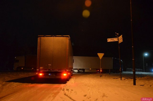 Obecnie spore utrudnienia występują na drodze krajowej nr 8 między Polanicą a Szczytną.