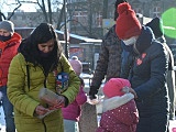 Chętni mogli poczęstować je marchewką i zrobić sobie pamiątkowe zdjęcie.