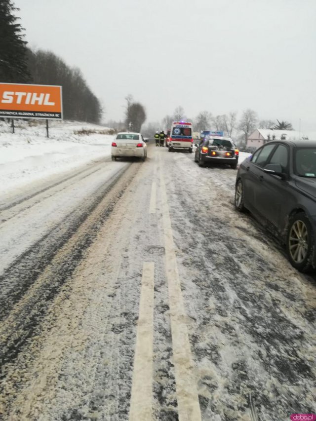 Jedna osoba trafiła o szpitala. 