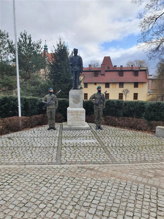 W sobotę, 27 lutego br., żołnierze z 22. Karpackiego Batalionu Piechoty Górskiej wzięli udział w Kłodzkich obchodach Narodowego Dnia Pamięci Żołnierzy Wyklętych