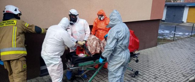 strażacy z OSP KSRG Nowa Ruda-Słupiec zostali zadysponowani do pomocy Zespołowi Ratownictwa Medycznego 