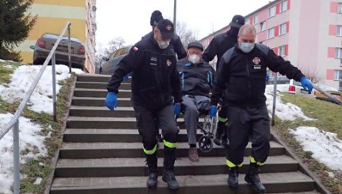 Straż Pożarna na terenie całego kraju prowadzi działania w zakresie zwalczania zagrożenia związanego z koronawirusem