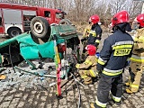 Ćwiczenia odbyły się na złomowisku z zachowaniem reżimu sanitarnego i były doskonałą okazją do utrwalenia umiejętności praktycznych strażaków.