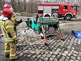 Ćwiczenia odbyły się na złomowisku z zachowaniem reżimu sanitarnego i były doskonałą okazją do utrwalenia umiejętności praktycznych strażaków.