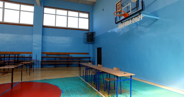 4 maja, w szkołach należących do powiatu kłodzkiego do pisania egzaminu dojrzałości przystąpiło 716 maturzystów