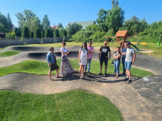 Przy Kudowskim Centrum Kultury i Sportu powstał tor rowerowy typu Pumptrack.