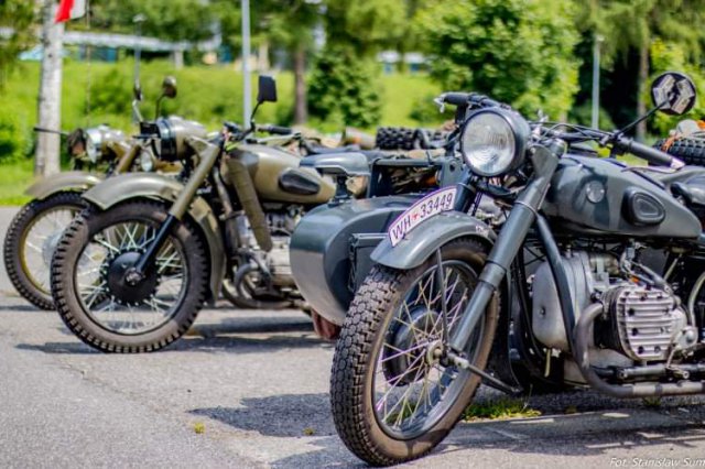 W niedzielę, 11 lipca na właściciele i sympatycy klasycznej motoryzacji spotkali się na kłodzkim stadionie. 