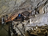 Jaskinia Niedźwiedzia znajduje się w Masywie Śnieżnika Kłodzkiego, na prawym zboczu doliny Kleśnicy