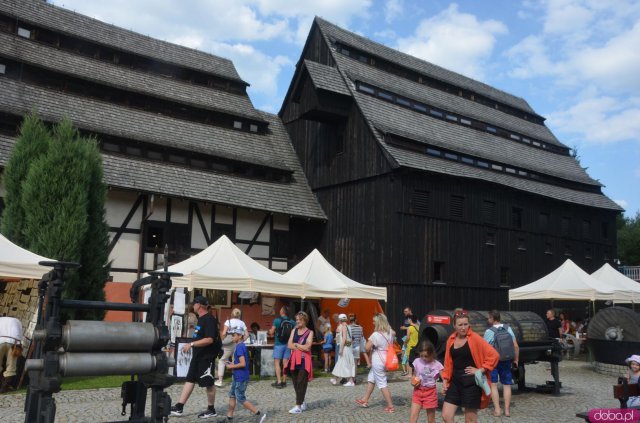 XX Święto Papieru w Muzeum Papiernictwa w Dusznikach-Zdroju rozpoczęło się w sobotę, 24 lipca i potrwa do niedzieli, 25 lipca do godz. 18:00. 
