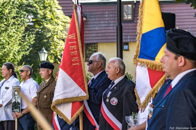 W niedzielę, 15 sierpnia pod pomnikiem Żołnierza Polskiego w Kłodzku zorganizowane zostały obchody Narodowego Święta Wojska Polskiego.