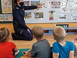 Dzielnicowa rozmawiała z przedszkolakami o bezpieczeństwie