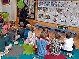 Dzielnicowa rozmawiała z przedszkolakami o bezpieczeństwie