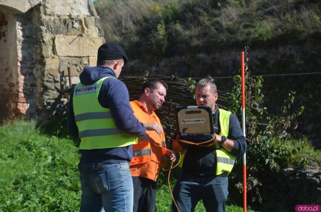 Prace prowadzone są pod nadzorem archeologa