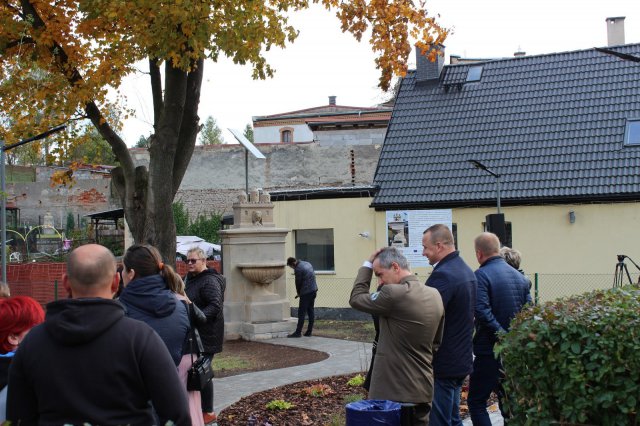 Radków: Fontanna Herbowa odnowiona [Foto]