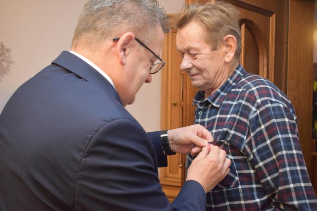 Małżeństwo z Szalejowa Górnego otrzymało medal za długoletnie pożycie małżeńskie