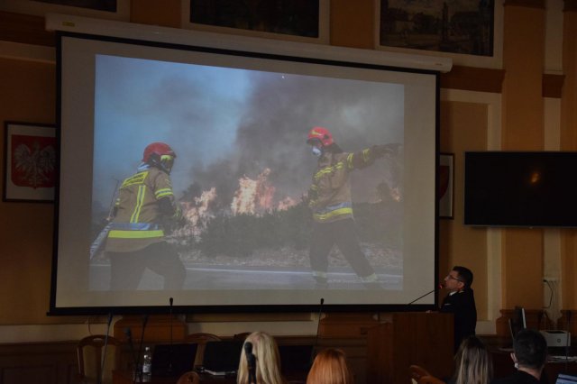 Podziękowania dla strażaków na XI Sesji Rady Powiatu Kłodzkiego