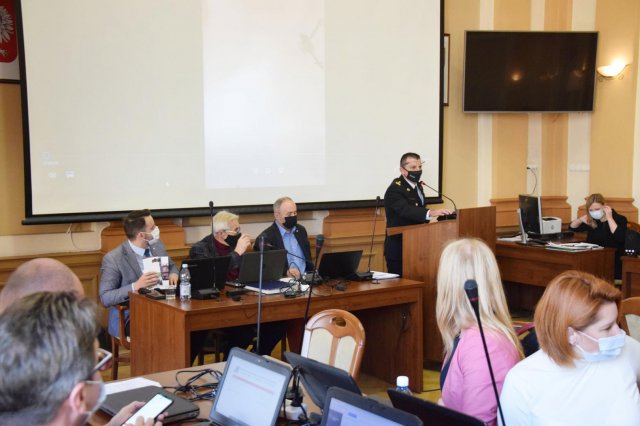 Podziękowania dla strażaków na XI Sesji Rady Powiatu Kłodzkiego
