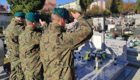 1 listopada Karpatczycy nie zapominają o żołnierzach, którzy polegli walcząc o wolność i niepodległość naszej Ojczyzny.