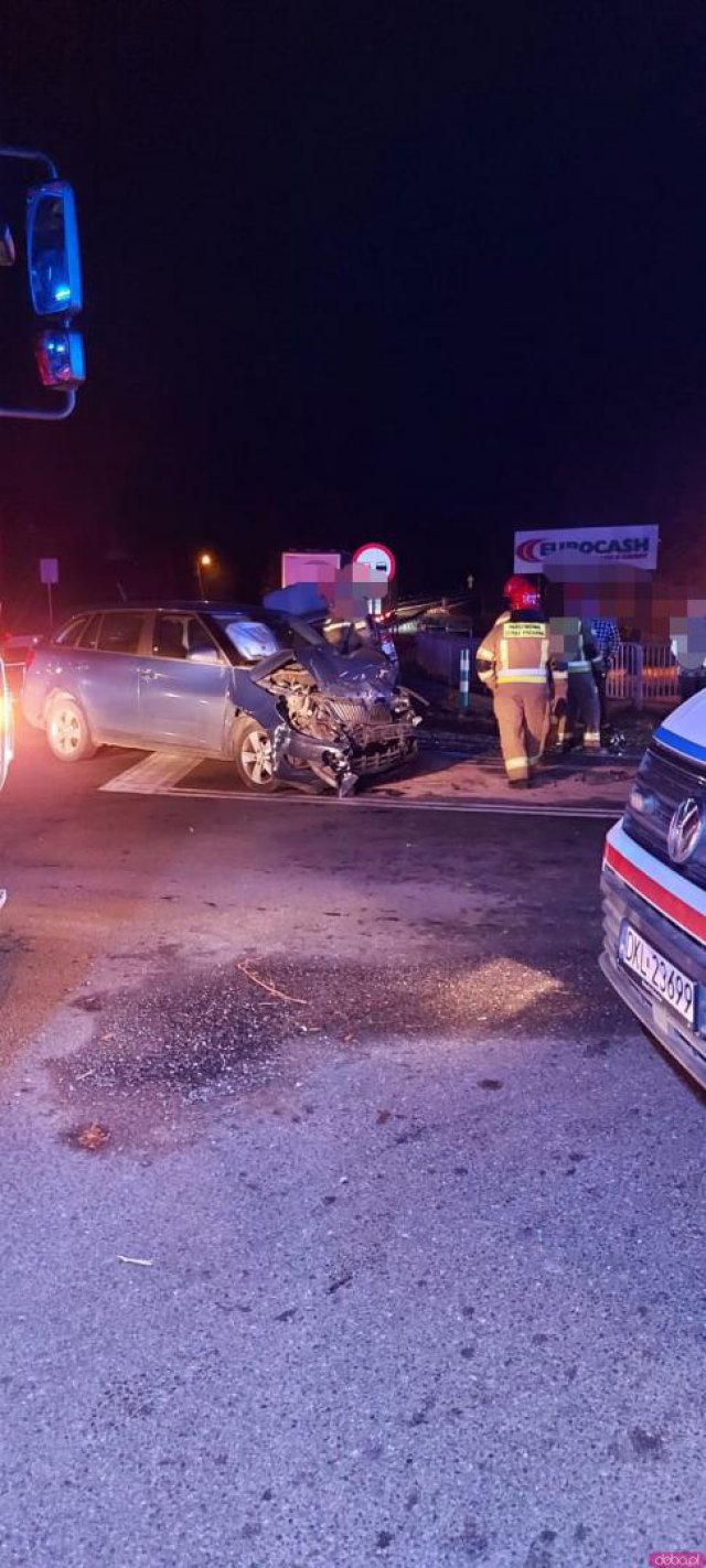 Zdarzenie dwóch pojazdów na DK-8 w Kłodzku [Foto]