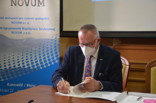 Podpisano deklarację współpracy w zakresie ratownictwa medycznego na pograniczu polsko-czeskim [Foto]