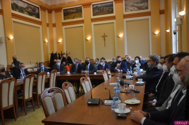 Podpisano deklarację współpracy w zakresie ratownictwa medycznego na pograniczu polsko-czeskim [Foto]