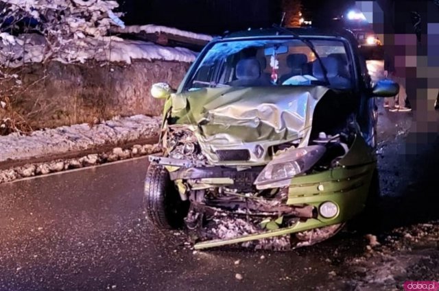 Wolany: zderzenie busa z osobówką 