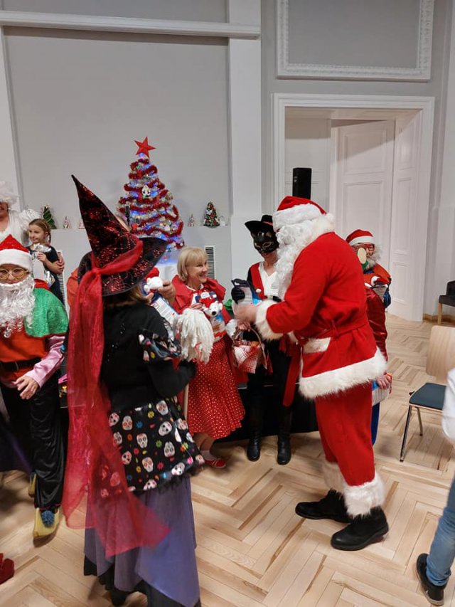 Święty Mikołaj odwiedził dzieci z Placówki Wsparcia Dziennego w Kłodzku