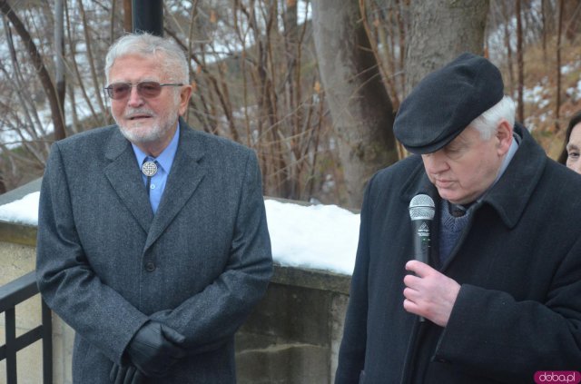 W Polanicy-Zdroju odsłonięto pamiątkową tablicę z okazji 70-lecia istnienia chirurgii plastycznej 