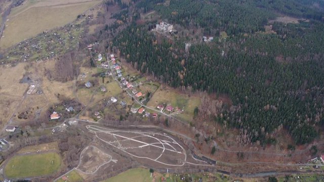 Trwa realizacja zadania pn. „Kamienny Trakt w Szczytnej - remediacja terenu” [Foto, Wideo]