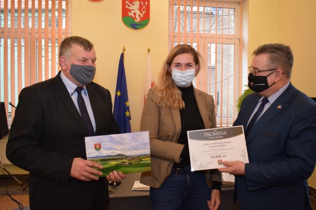 Promesy dla 9 klubów z gminy Kłodzko [Foto]