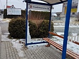 Zniszczono przystanki w Radochowie i Trzebieszowicach. Za wskazanie sprawcy czeka nagroda!